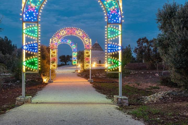 Villa per 2 persone, con panorama e piscina nonché giardino, con animali domestici ad Ostuni