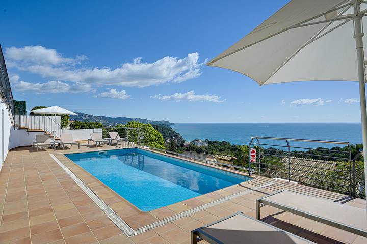 Ferienhaus für 9 Personen, mit Balkon und Terrasse in Blanes - 2