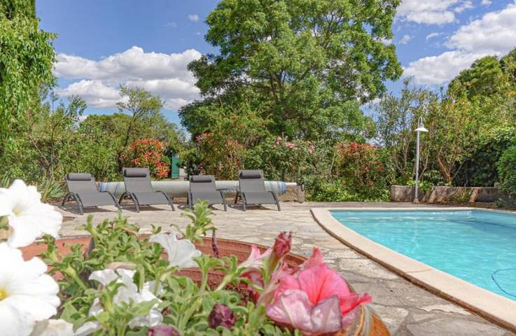 Location de vacances pour 8 personnes, avec terrasse et jardin ainsi que vue et piscine, animaux acceptés à Les Matelles - 3