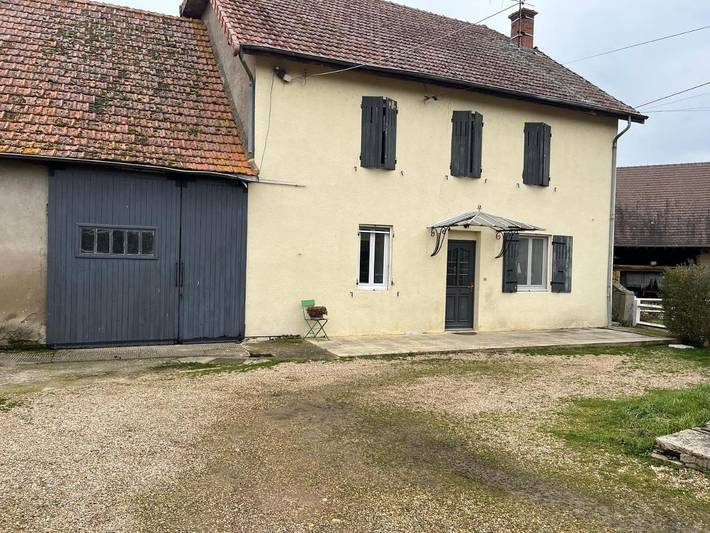 Gîte pour 10 personnes, avec balcon à Champlecy