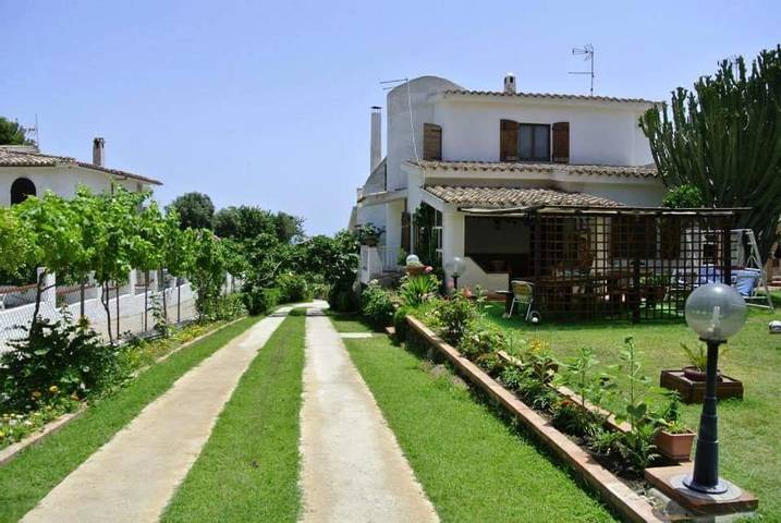 Ferienhaus für 9 Personen, mit Garten - 1