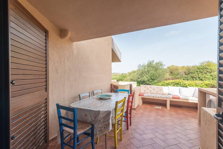 Appartamento intero, Appartamento "Palau Sole" con giardino condiviso & A/C in Palau (villaggio), Palau (Sardegna)