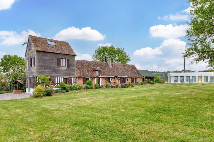 Location de vacances pour 8 personnes, avec jardin, animaux acceptés à L'Oudon