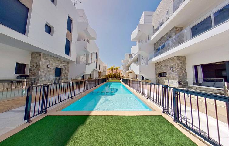 Ferienwohnung für 5 Personen, mit Terrasse und Pool in Elche
