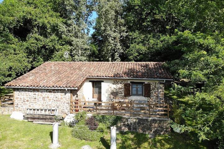Location de vacances pour 4 personnes, avec jardin à Saint-Jean-le-Vieux