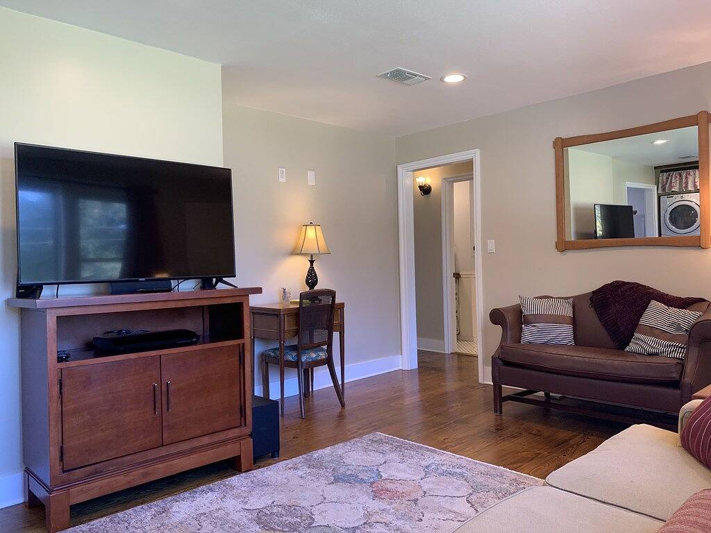 The Edinburgh Cottage in Baton Rouge, East Baton Rouge Parish