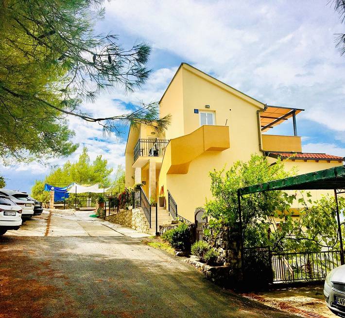 Ganze Wohnung, Ferienwohnung für 6 Personen mit Balkon/Terrasse in Blace, Dubrovnik-Neretva