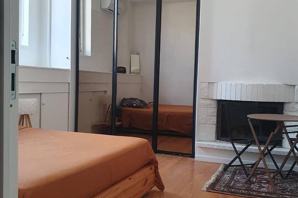 Belle chambre lumineuse dans  loft niçois : quartier Libération Animaux acceptés in Nice, Côte méditerranéenne (France)
