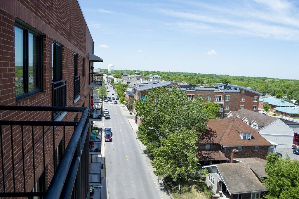 Ganze Wohnung, Luxus Modern Downtown Columbia Lofts. 2 Betten, 2 Bäder in Columbia (MO), Missouri