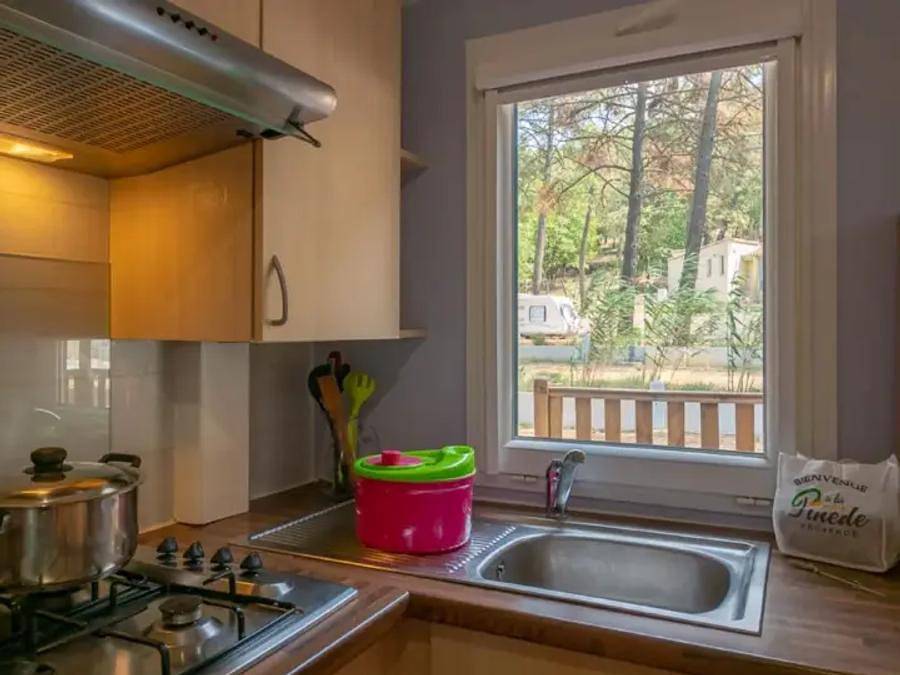 Camping La Pinède en Provence - Mobilheim 4 personen - Aqua 2 Zimmer 4 Personen Halbüberdachte Terrasse Tv in Mondragon, Vaucluse