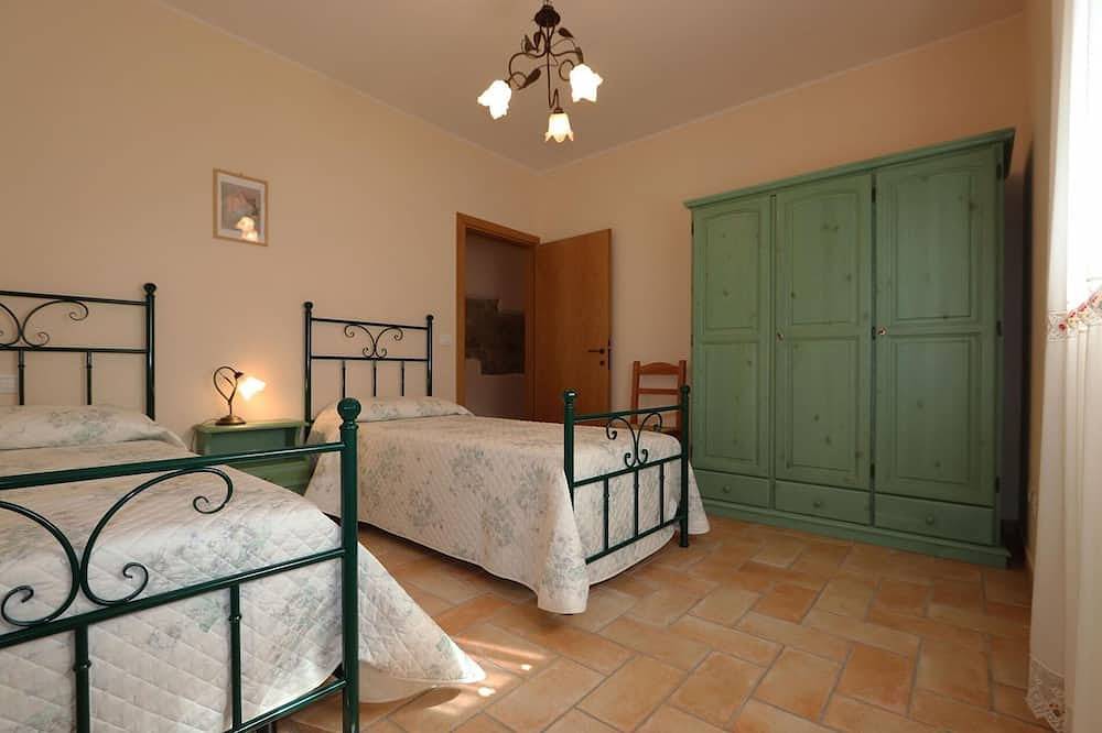 Casale Lucy 11 - Cinq Chambres Villa, Couchages 11 in Pergola, Valle del Metauro