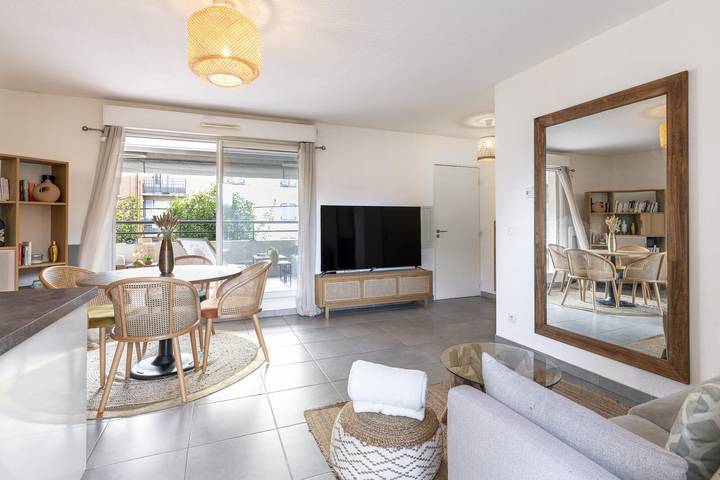 Gîte pour 4 personnes, avec balcon, adapté aux familles dans Cannes La Bocca - 2