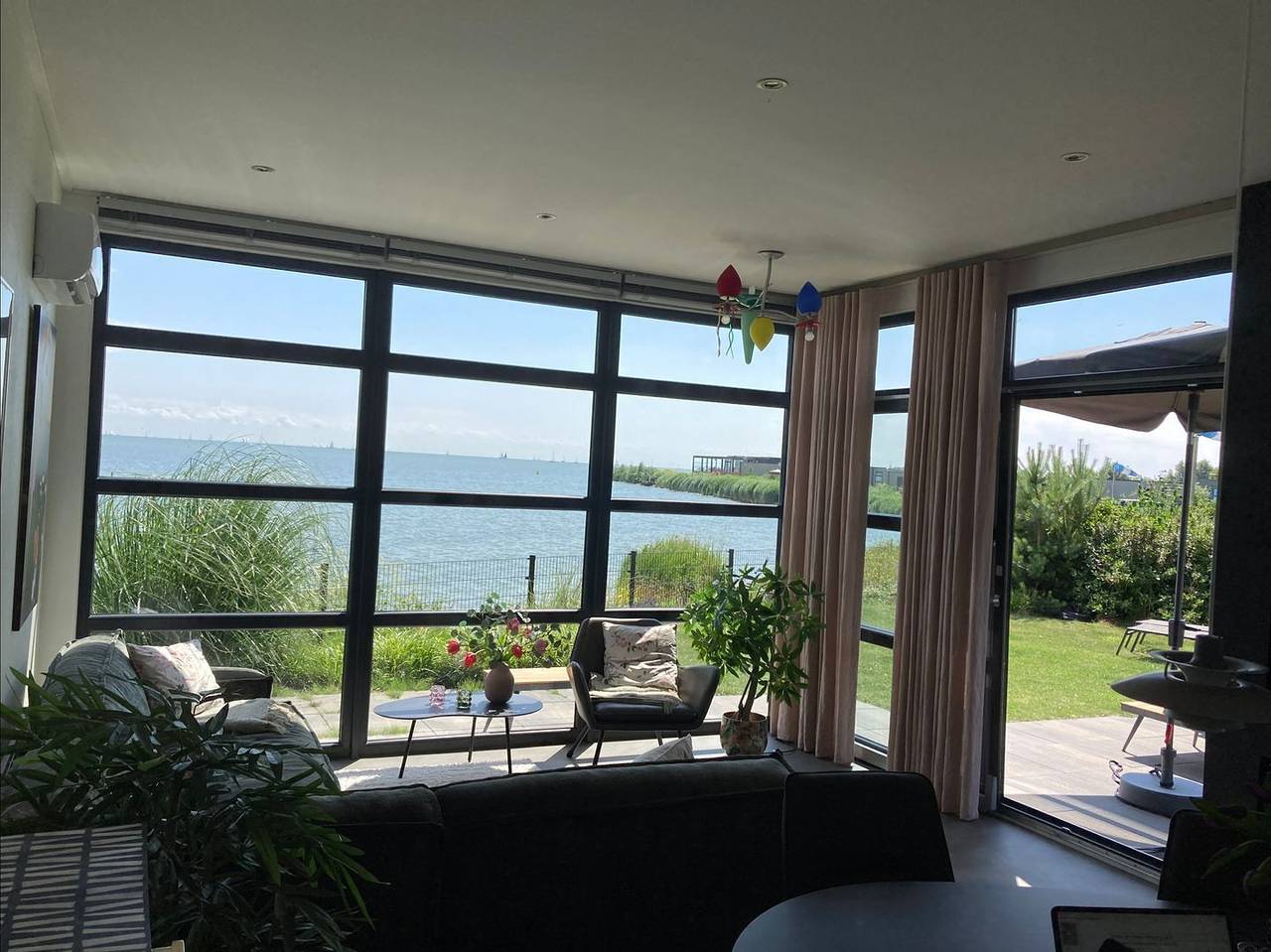 Modernes Chalet in erster Reihe am Enkhuizer Strand mit außergewöhnlichem Meerblick in Enkhuizen, Ijsselmeer