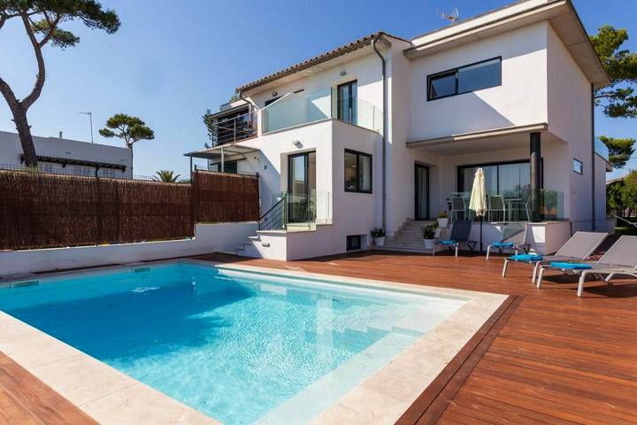 Chalet für 8 Personen, mit Garten und Pool in Can Picafort