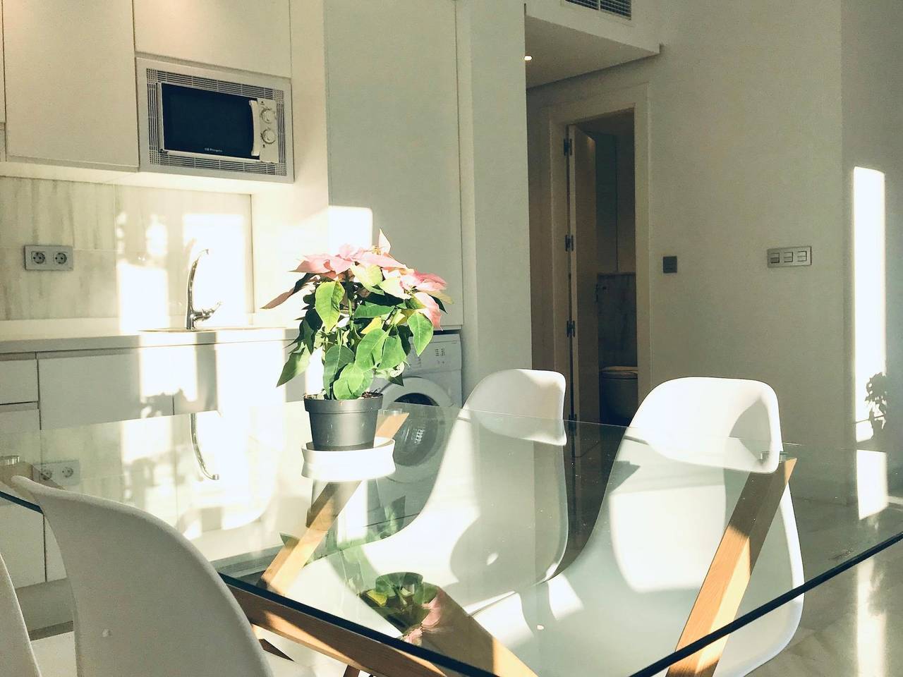 Apartamento vacacional entero, Céntrico, con parking gratis. Apartamento moderno y espacioso. in Centro-Sagrario, Granada