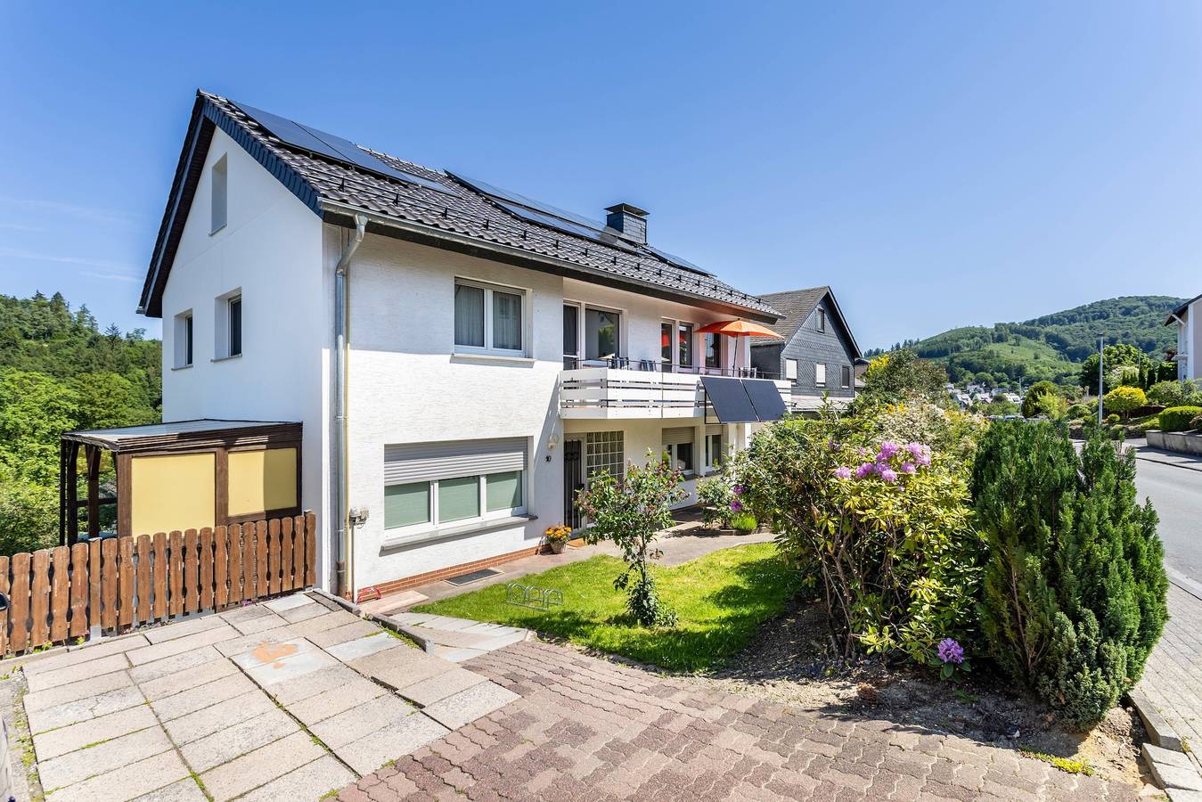 Ganze Wohnung, Gierske Ferienwohnung mit Bergblick und Gemeinschaftsgarten in Olsberg, Hochsauerlandkreis