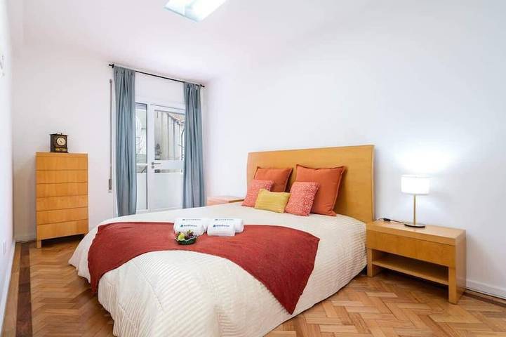 Appartement entier, Spacious Fresh Flat w/ Terrace | Sea in Espinho, District de Aveiro