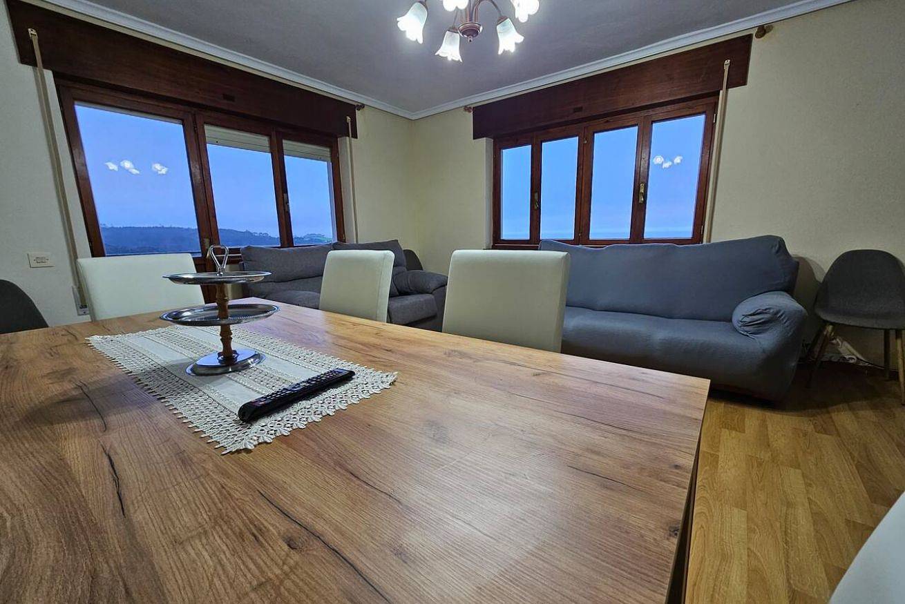 Appartement entier, Spacious Apartment with Full Kitchen & Wi-Fi in Tapia de Casariego, Côte Cantabrique