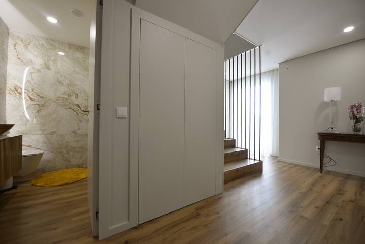 Location de vacances pour 8 personnes, avec balcon et jardin dans Marinhas - 4