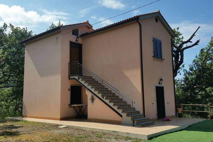 Agriturismo per 5 persone, con giardino in Provincia di Potenza