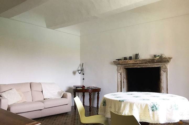 Cascina con piscina nel verde del Monferrato astigiano. in Portacomaro, Provincia d'Asti