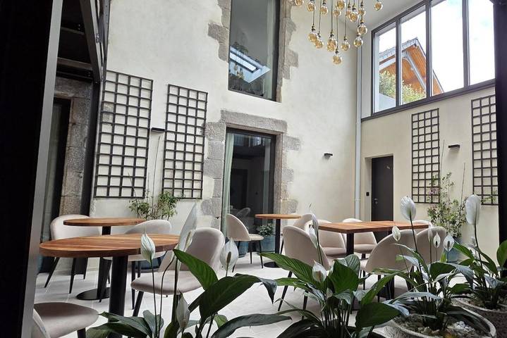 Gîte pour 2 personnes, avec Terrasse ainsi que Piscine et Vue à Quimperlé - 4