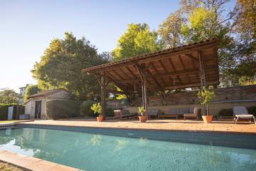 Cottage pour 17 personnes, avec jardin et piscine, adapté aux familles à Castelnau-Picampeau