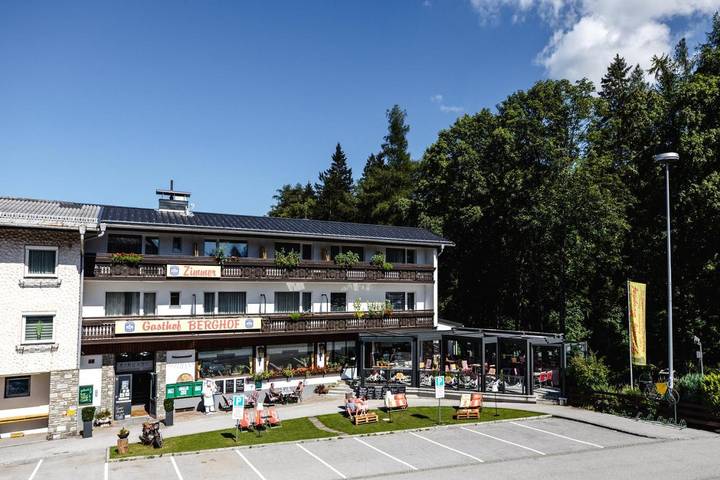 Ferienhaus für 3 Personen, mit Terrasse und Ausblick in Semmering