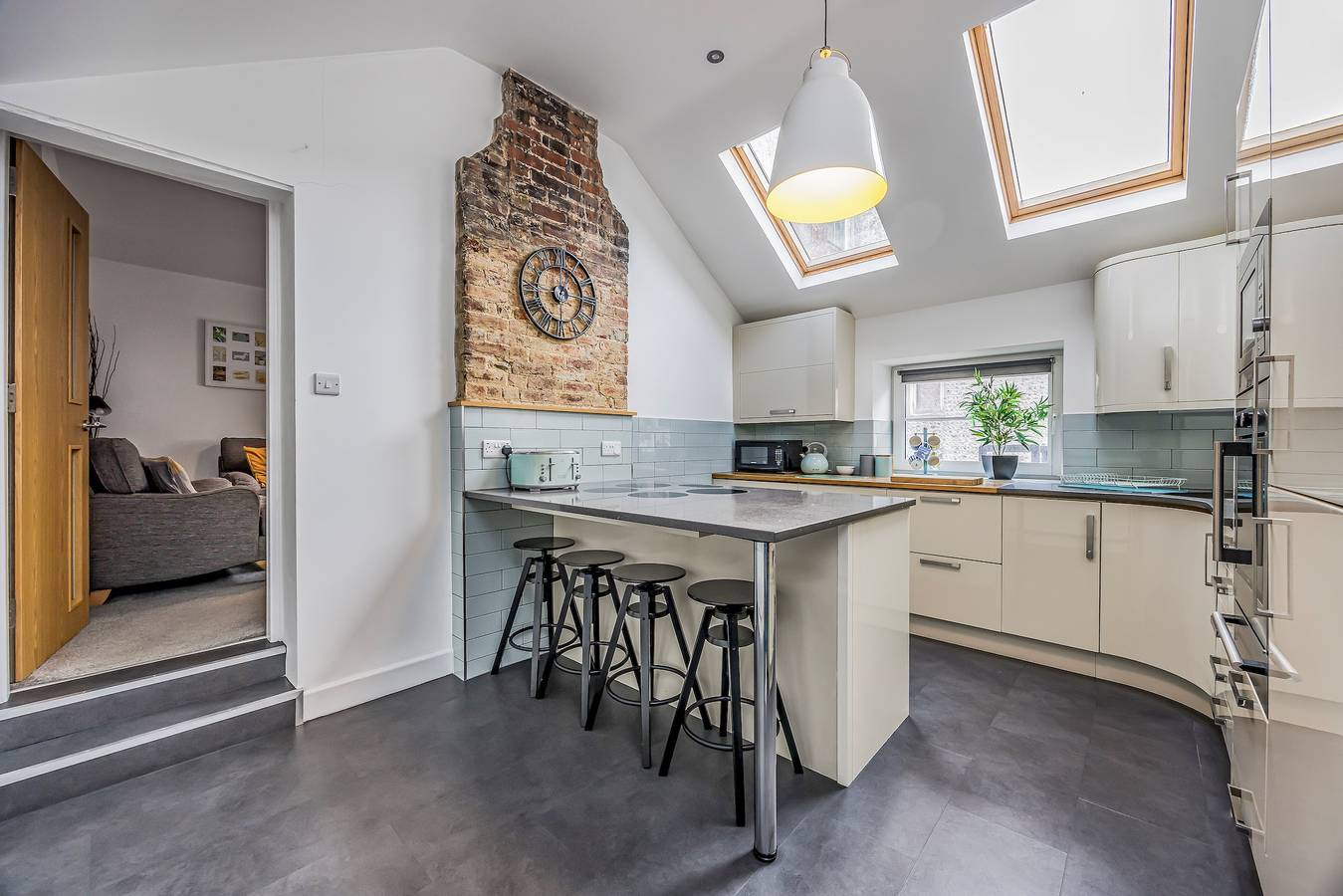 Entire apartment, Gorgeous, Coastal, Family Flat - Pass the Keys in Bognor Regis, West Sussex