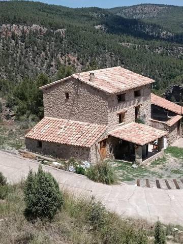 Casa rural para 11 personas, con vistas y jardín en Gúdar-Javalambre