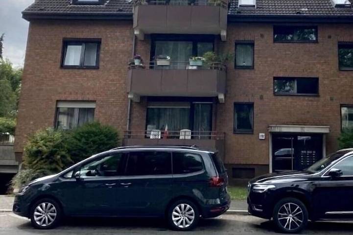 Ferienwohnung für 4 Personen, mit Balkon und Whirlpool sowie Garten in Düsseldorf und Umgebung