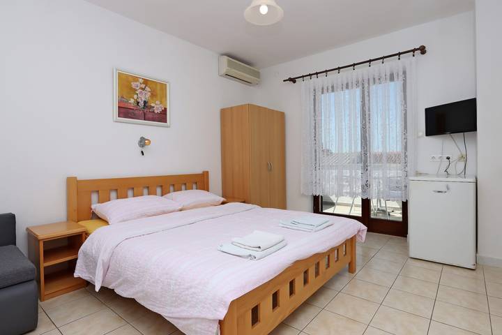 Ferienwohnung für 2 Personen, mit Balkon/Terrasse in Selce