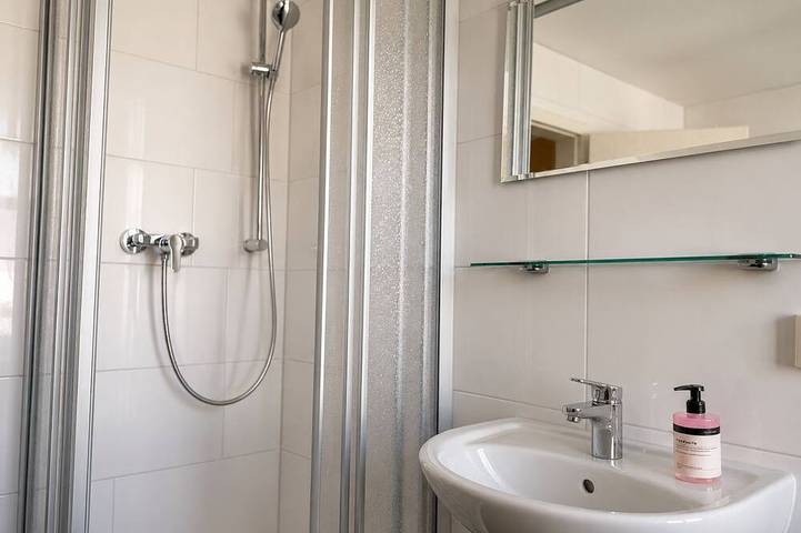 Appartement entier, Vacation home Am Ufer - Holiday apartment \"Strandluft\" in Sassnitz, Parc national Jasmund