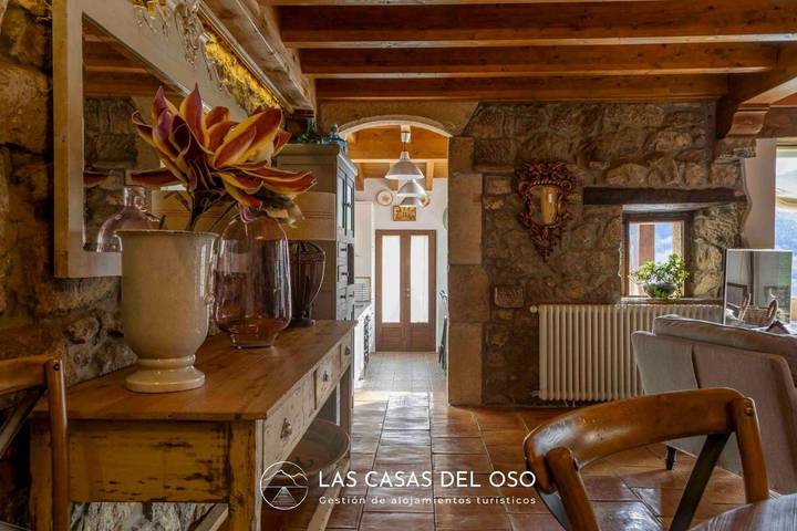 Casa rural para 8 personas, con Balcón y Terraza además de Jardín y Vistas en Parque Natural de Las Ubiñas-La Mesa - 2