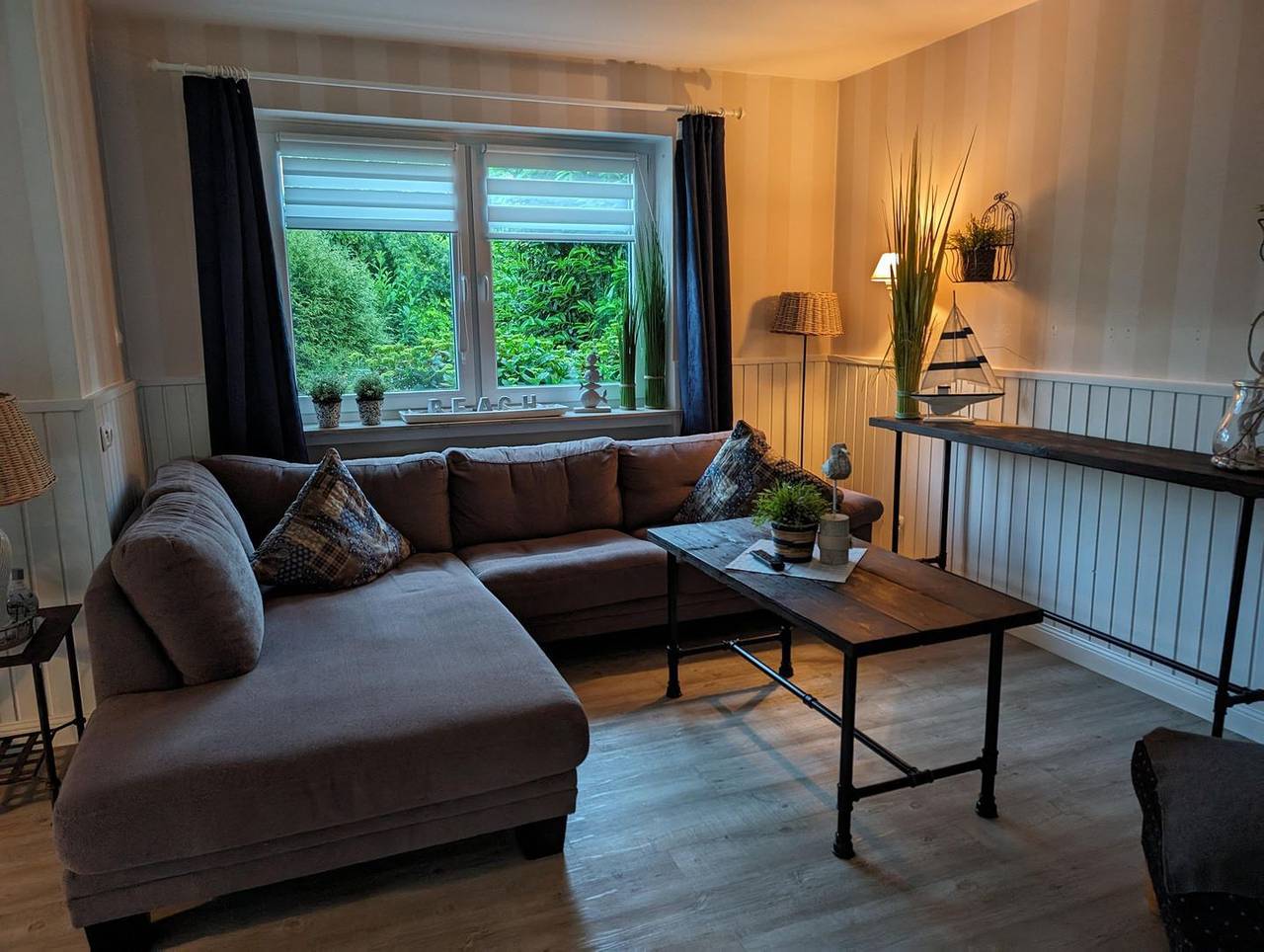 Ganze Wohnung, Ferienwohnung "Pfötchenparadies I" für 4 Erwachsene, 2 Kinder und 6 Hunde. in Langen (Geestland), Geestland