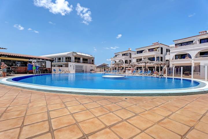 Apartamento entero, Casa de vacaciones 'Beautiful Apartamento Amarilla Golf' con vistas al mar y piscina compartida in Amarilla Golf, San Miguel de Abona