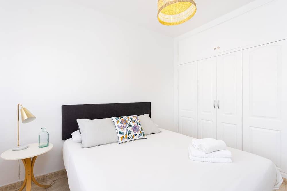 Entire apartment, Nice beach & pool apartment. Los Cristianos in Los Cristianos, Arona