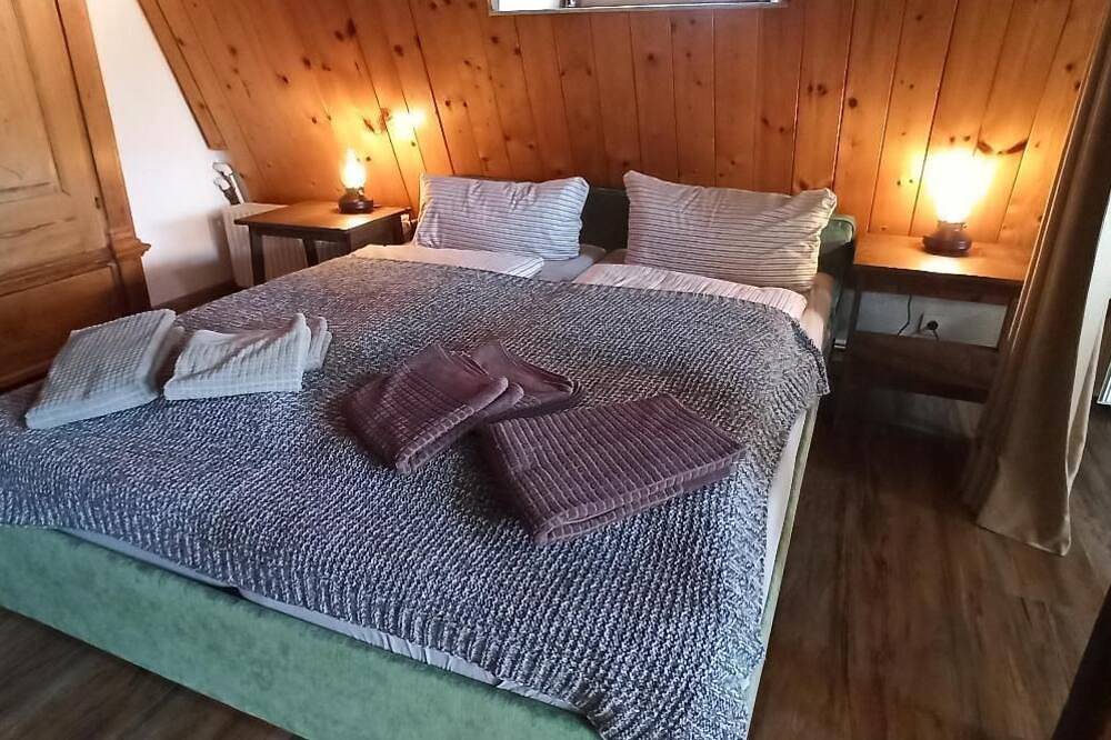 Ganze Wohnung, Kapitän Hansen Haus- Obergeschoss - Ferien im Künstlerdorf Oldsum in Süderende, Föhr