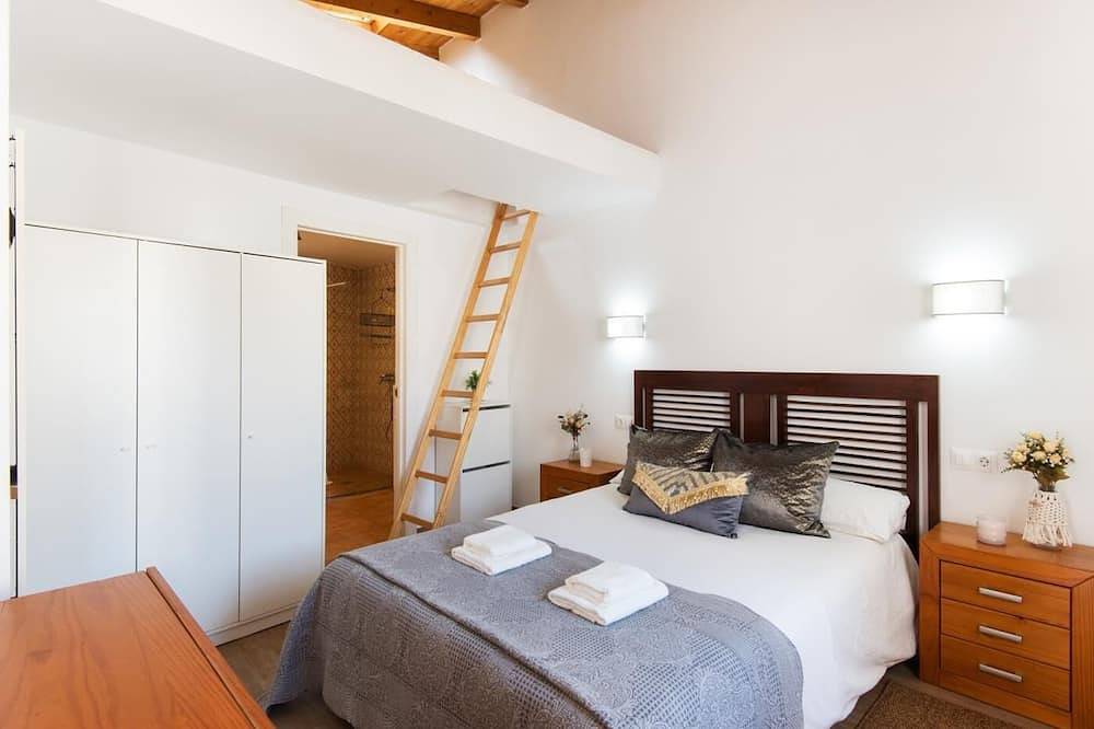 Apartamento entero, Apartment -style house- with private garden next to Torremolinos in Churriana, Málaga