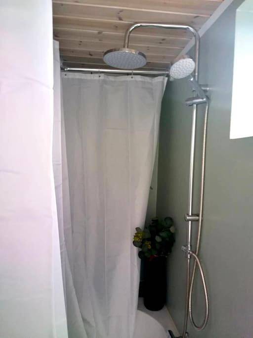 Location de vacances pour 8 personnes, avec jardin ainsi que vue et terrasse à Mosfellsbær - 3