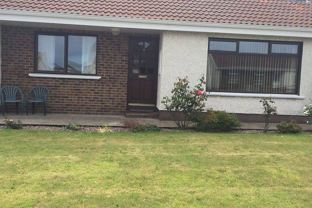 Holiday Bungalow in quiet cul de sac, close to all amenities in Portrush, County Londonderry