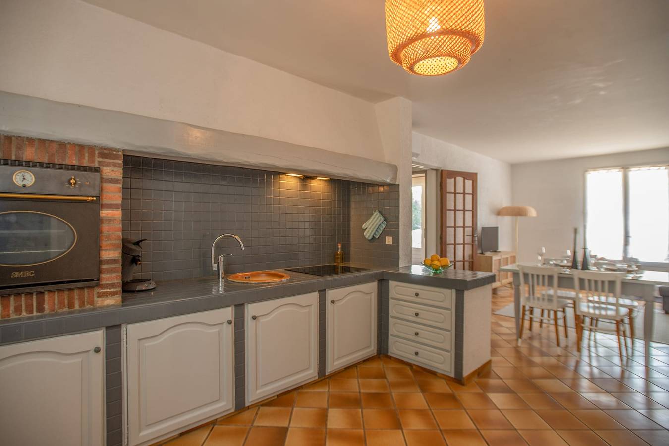 Ganze Wohnung, Appart Limonella - Appart avec terrasse et clim in Fontvieille, Arles und Umgebung