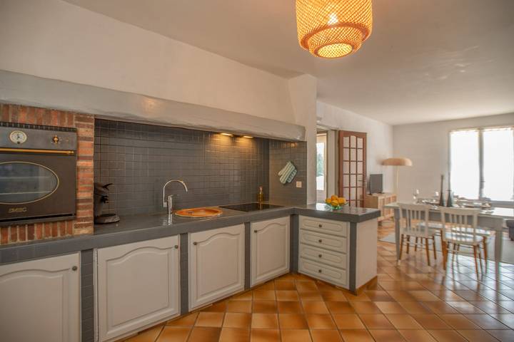 Apartamento entero, Appart Limonella - Appart avec terrasse et clim in Fontvieille, Region de Arles
