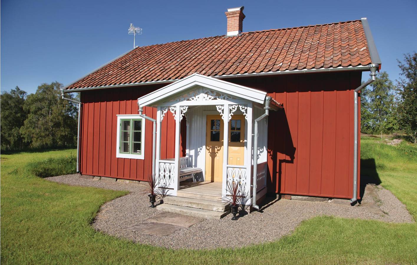 Hus för 4 Personer, med terass samt sjöutsikt och trädgård