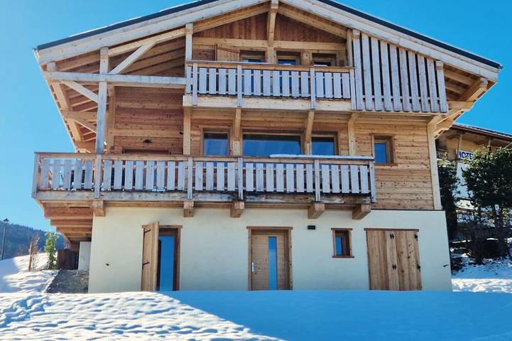 Chalet pour 10 personnes, avec jardin et balcon à Cordon