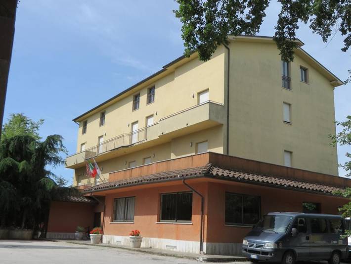 Appartamento, con Terrazza e Giardino nonché Panorama a Filottrano