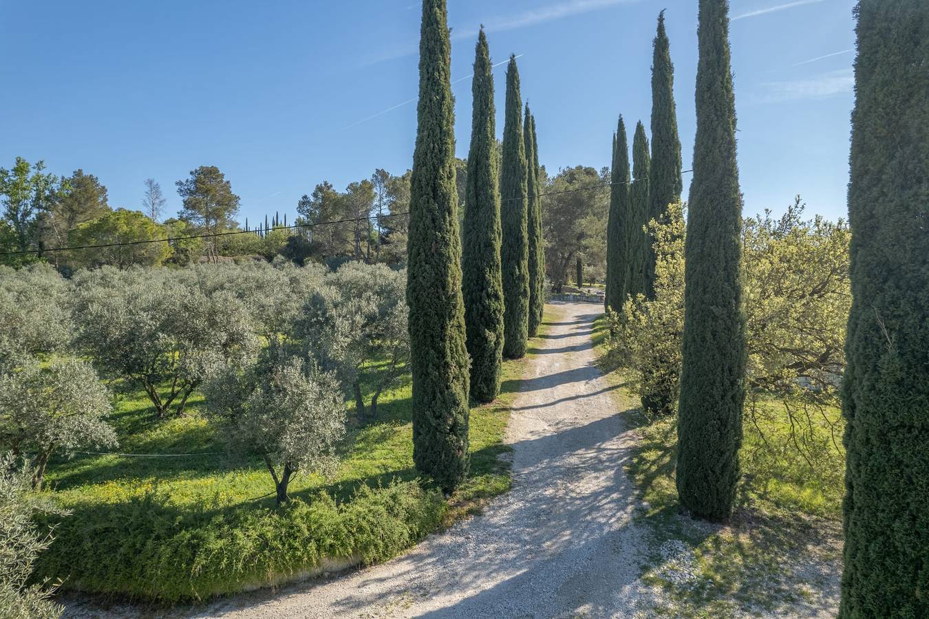 Villa Toscane – Countryside Estate with Pool in Pernes-les-Fontaines, Parque natural regional del Mont Ventoux