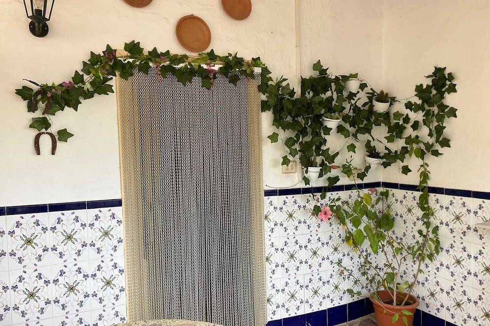 Homerez - Casa espaciosa en Albuñol con terraza soleada in Albuñol, Costa Tropical