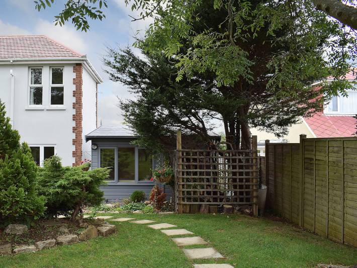 Cottage for 2 people, with garden, with pets on the Isle of Wight