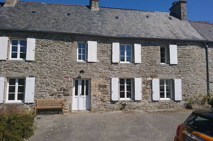 Gîte pour 8 personnes, avec terrasse et jardin, animaux acceptés à Benoîtville